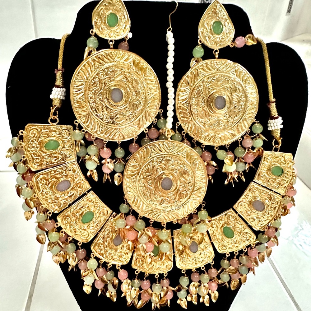 Punjabi Traditional jewelry set with Tikka